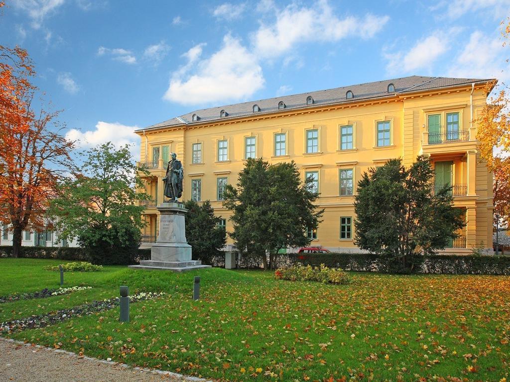Ipoly Hotel Boutique Rooms & Suites Balatonfured Exterior photo