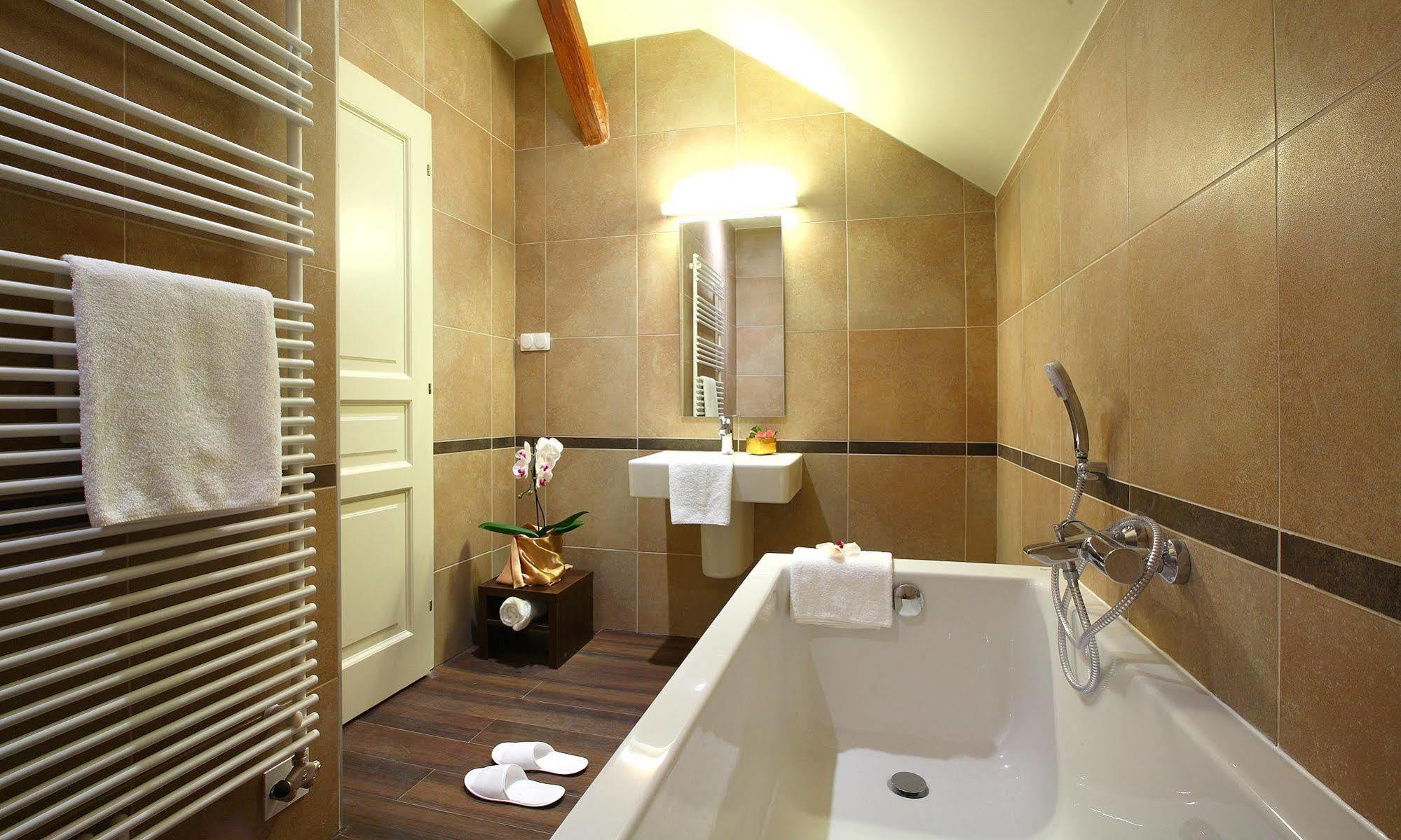 Ipoly Hotel Boutique Rooms & Suites Balatonfured Exterior photo