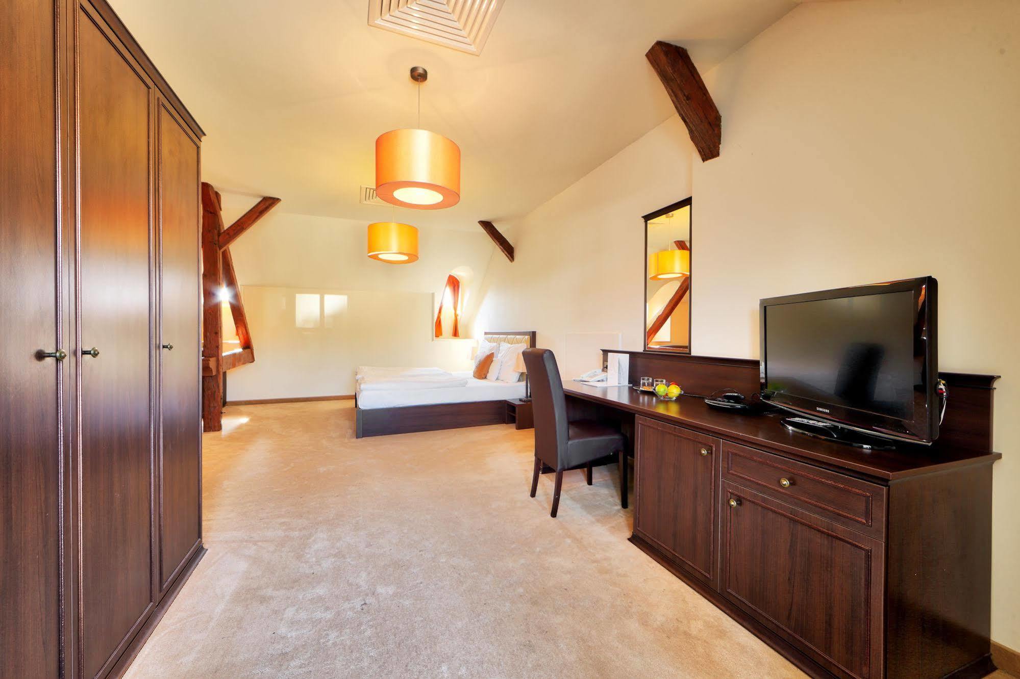 Ipoly Hotel Boutique Rooms & Suites Balatonfured Exterior photo